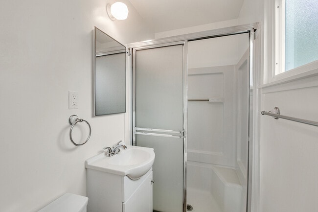 Building Photo - 1163 Crespi Dr