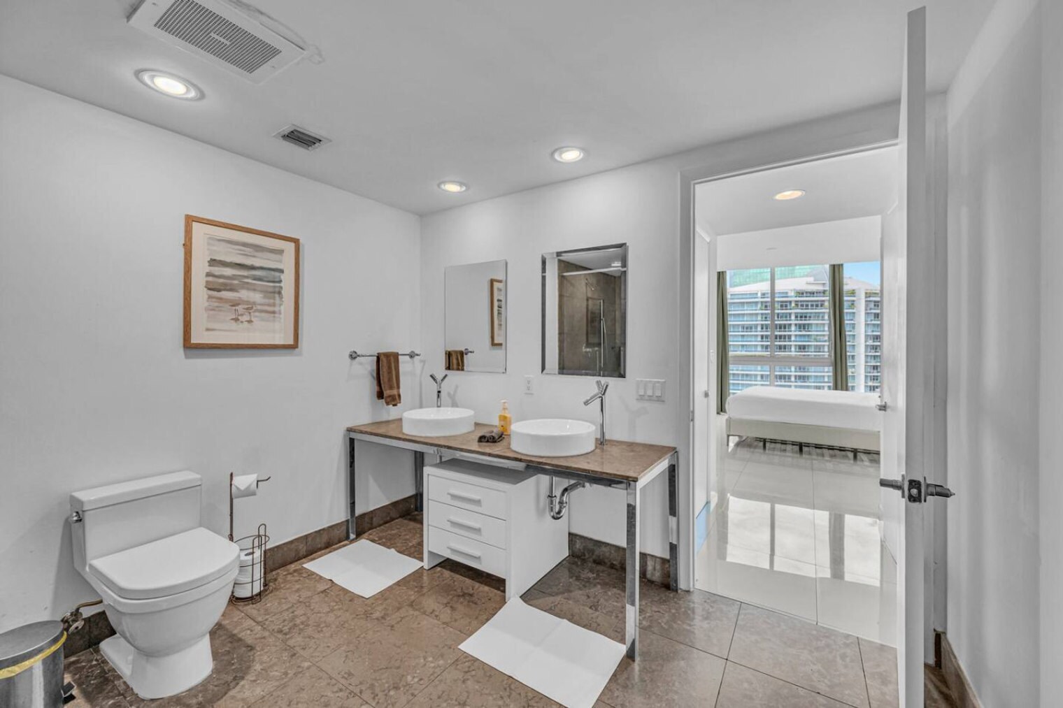 Building Photo - 485 Brickell Ave