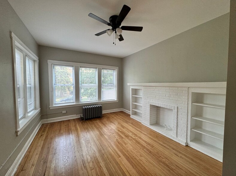 Building Photo - 4900 N Saint Louis Ave