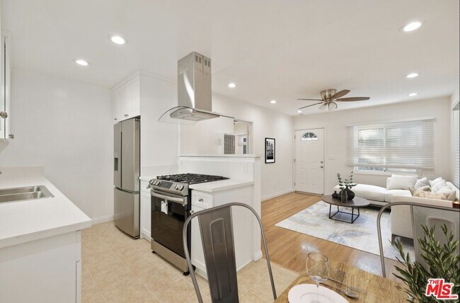 Building Photo - 3032 Exposition Blvd