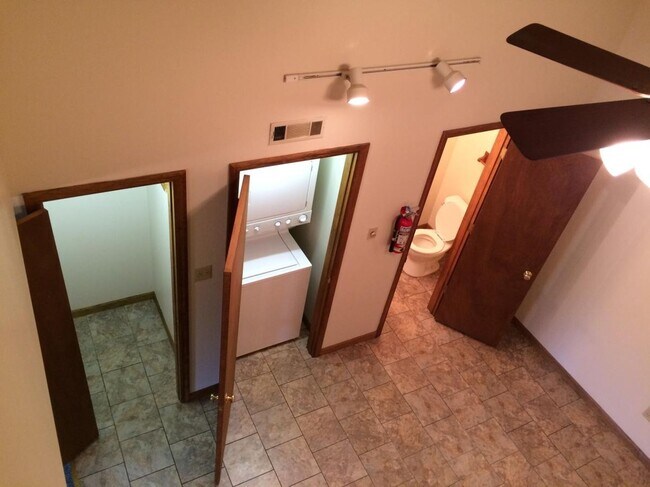 Building Photo - 2-Story, One Bedroom Loft Townhome AVAILABLE JUNE 2026 - Wernersville, PA