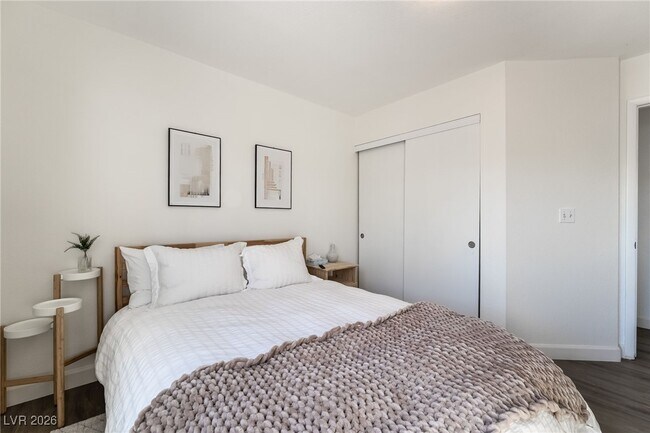 Building Photo - 2717 Lovington Dr