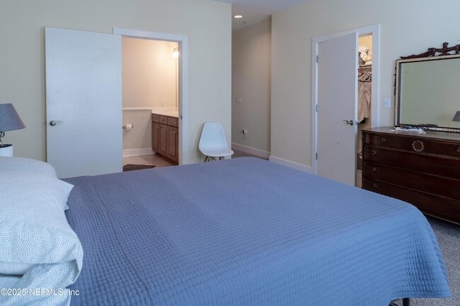 Building Photo - 1661 Riverside Ave