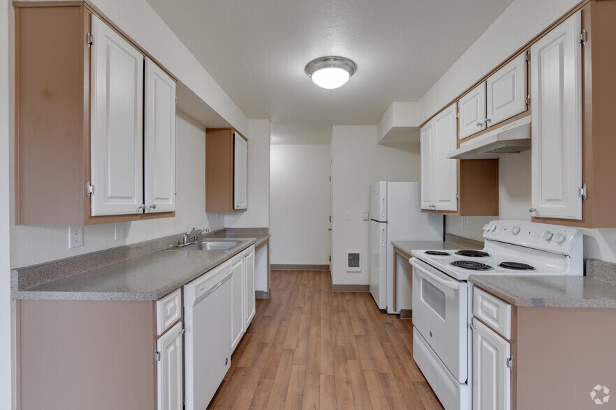 1BR, 1BA ADA - 740SF - Kitchen - Jefferson Place Apartments