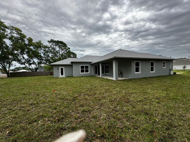 Building Photo - 419 SW Namoit Pl