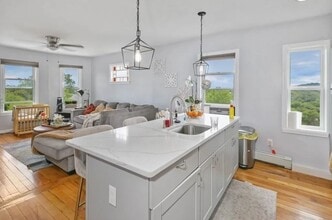 Building Photo - 30 Hemans St