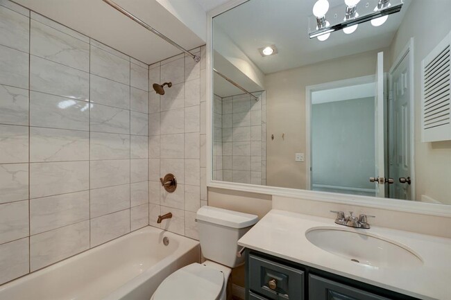 Building Photo - 2400 N Braeswood Blvd