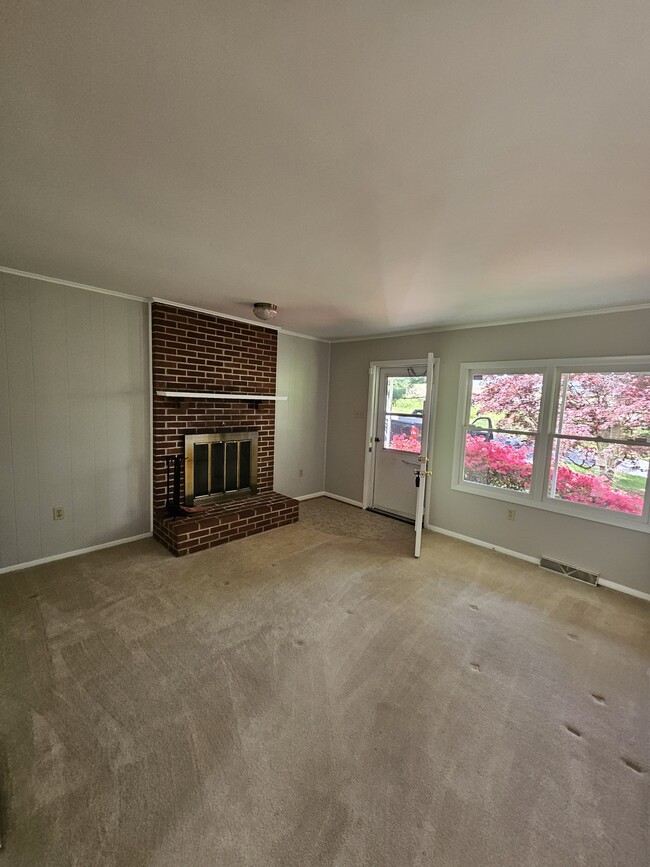 Building Photo - 3239 Lander Rd