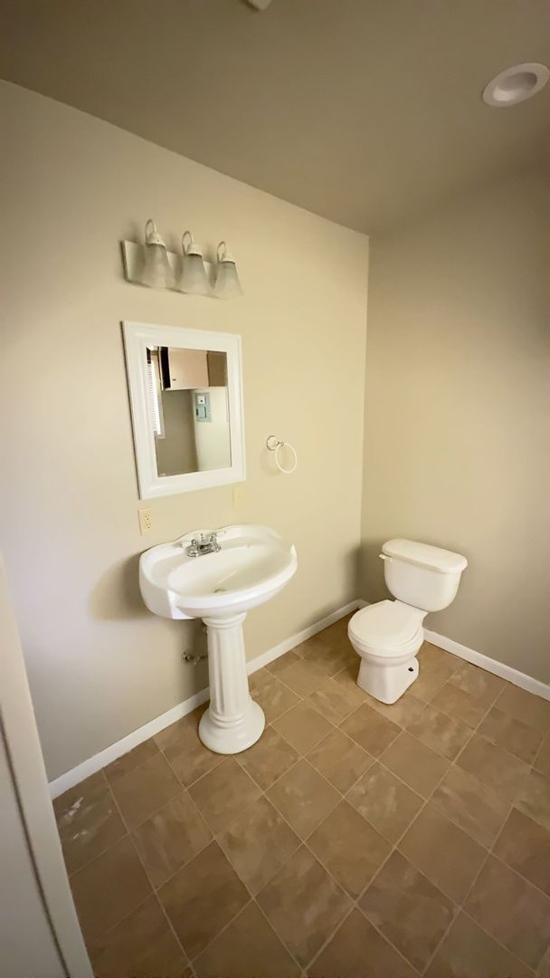 Building Photo - Charming 3 BD Across from Killeen Elementary!!  HOUSING ACCEPTED!