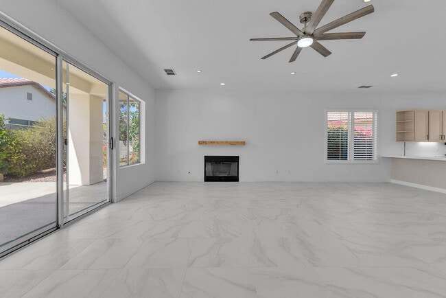 Building Photo - 74613 Waterlily Cir