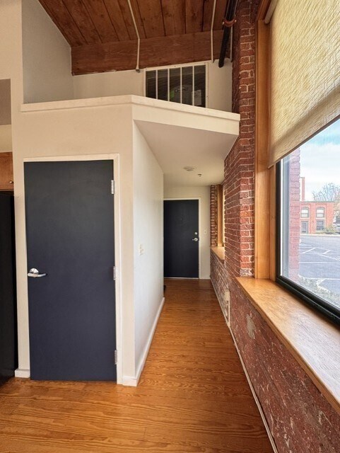 Building Photo - 1 Envelope Terrace