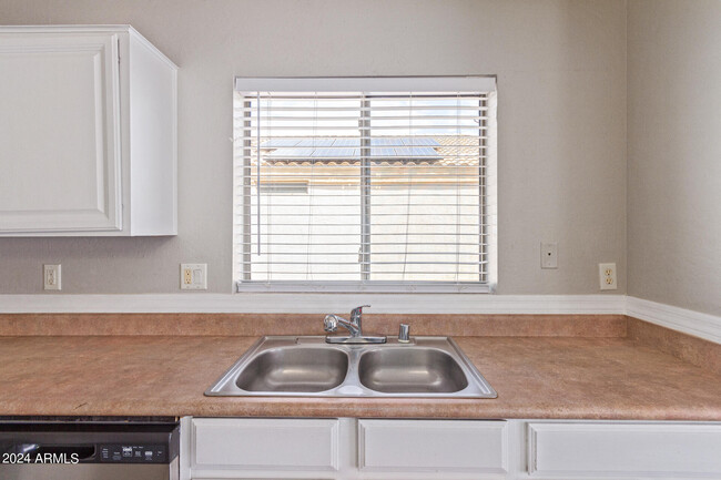 Building Photo - 1009 S 239th Dr