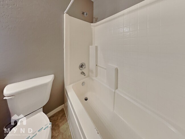 Building Photo - 15012 W Watson Ln