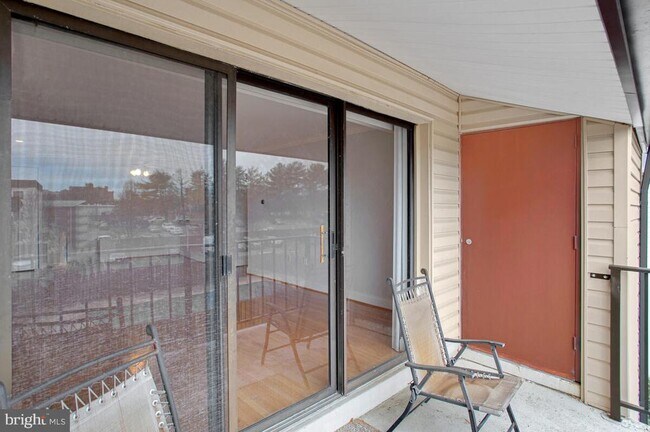 Building Photo - 2572 Riva Rd