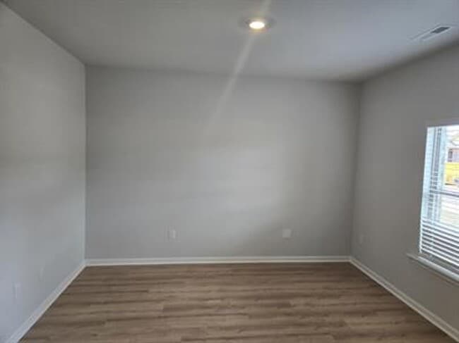 Building Photo - 14480 Mountain Strm Dr