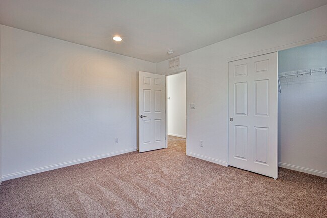 Building Photo - 7771 Bright Ldg St