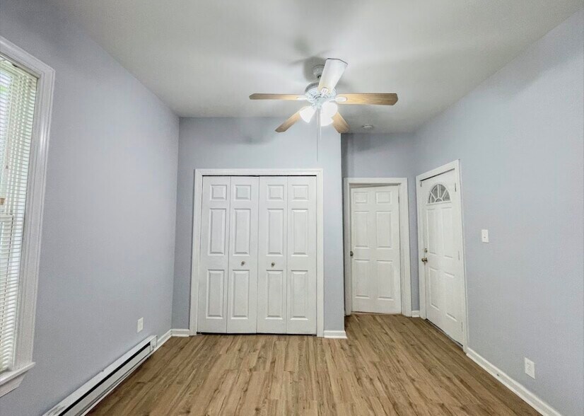 Building Photo - 1305 38th St