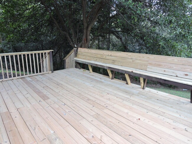 Building Photo - 213 Southgate Dr