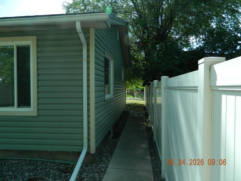 Building Photo - 1012 Kern St