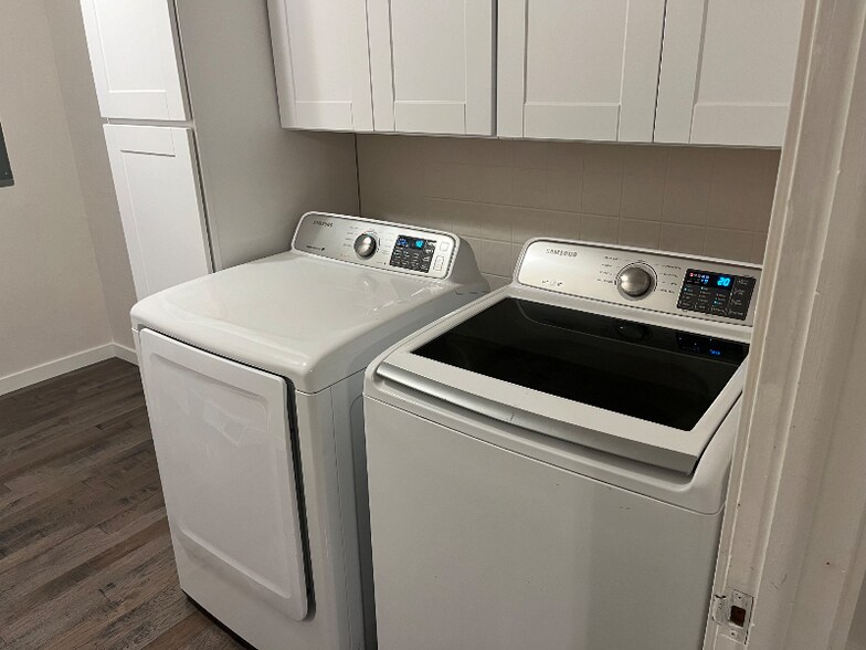 Building Photo - 832 Hamilton St