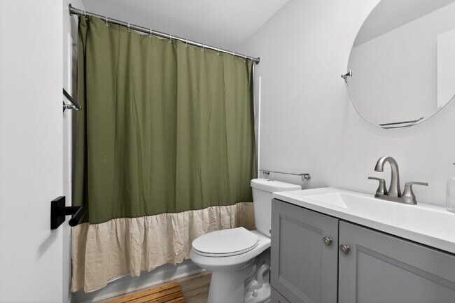 Building Photo - Elegant & Spacious Contemporary Townhome in Serene Potomac Enclave