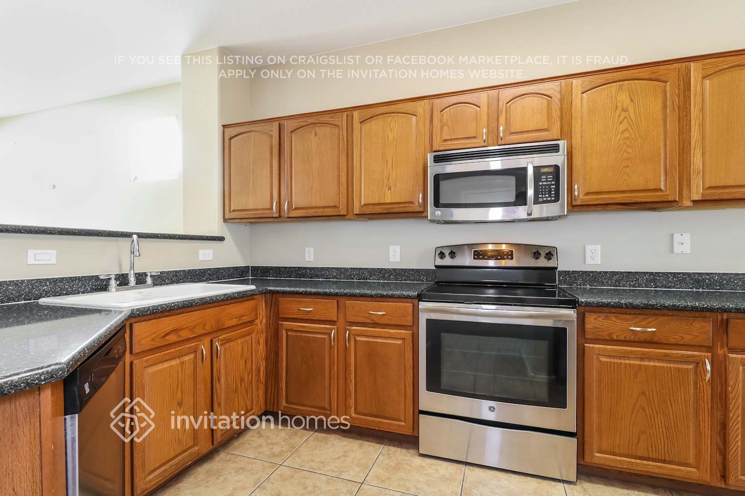 Building Photo - 14847 N 174th Ln