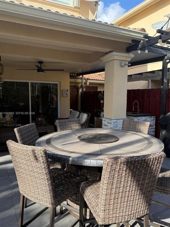 Building Photo - 16418 SW 72nd Terrace