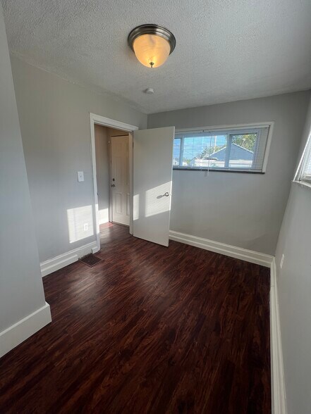 Building Photo - 278 Hosack St