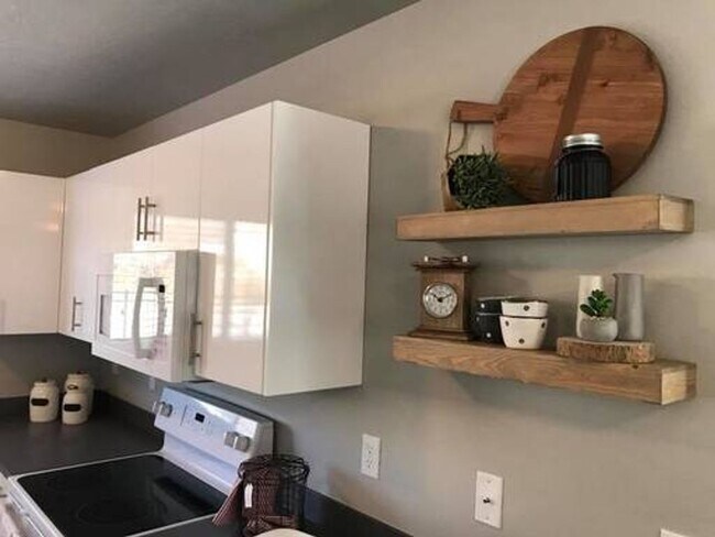 Primary Photo - PERFECT LOCATION IN OREM!!!