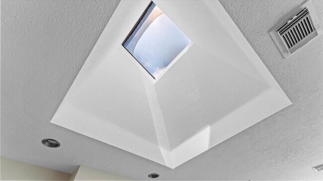 Building Photo - 9722 Therrell Dr
