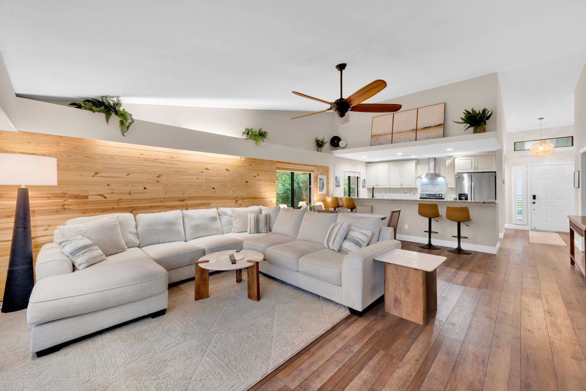 Building Photo - 1900 Whispering Way