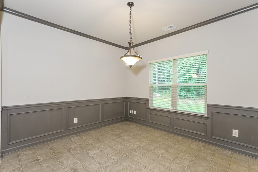 Building Photo - 611 Sweet Ashley Way