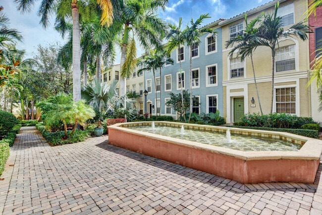 Building Photo - 580 S Sapodilla Ave