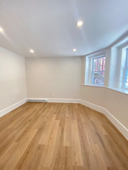 Building Photo - 7 Kenney St