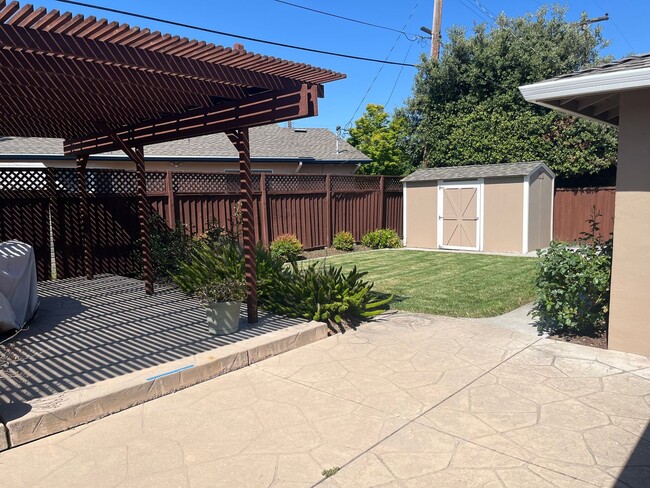 Building Photo - Charming Santa Clara Home with Backyard Perfect for Summer Nights!