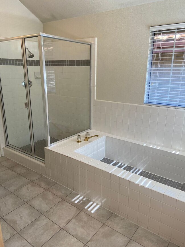 Building Photo - American River Canyon Folsom - 3 Bdrm, 3 Bath in gated community