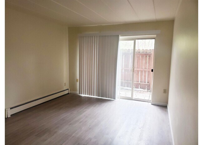 Building Photo - 539 Lowell Ave