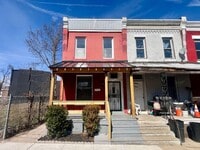 Building Photo - Stunning 3-Bedroom Townhome by LaSalle! Available NOW!