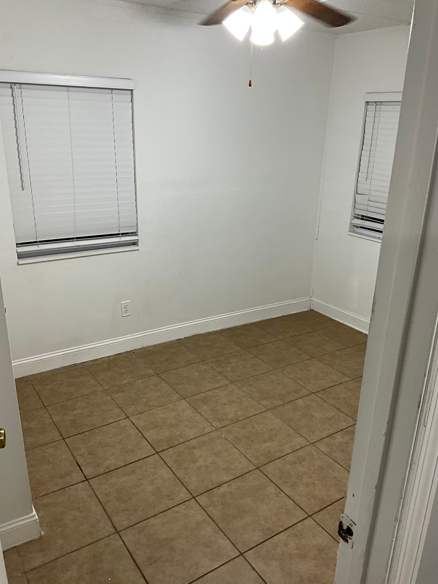 Building Photo - 514 Joan St