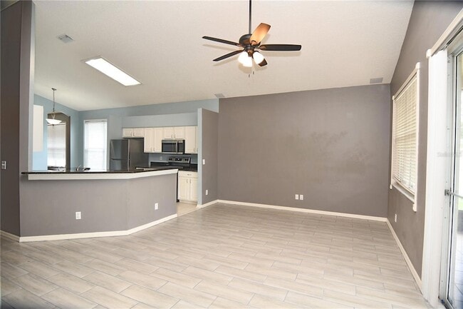 Building Photo - 27037 Palmbrook Ct