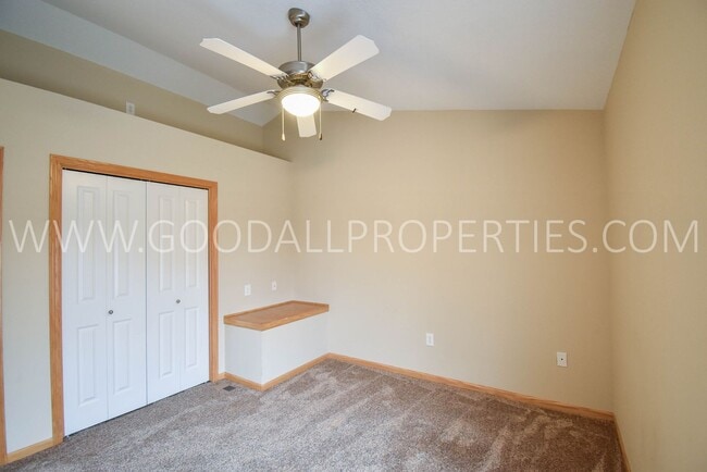 Building Photo - 15404 Townsend Ave