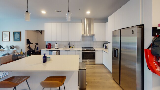 Building Photo - 2220 Webberville Rd