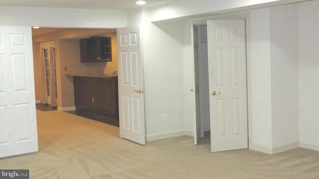 Building Photo - 2707 Hollywell Ct