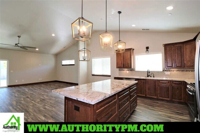 Building Photo - 3071 Bedrock Ln