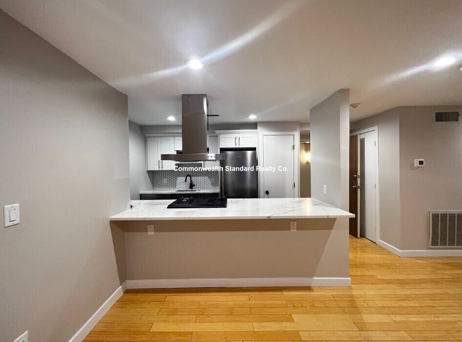 Building Photo - 1661-1663 Washington St. Unit 206