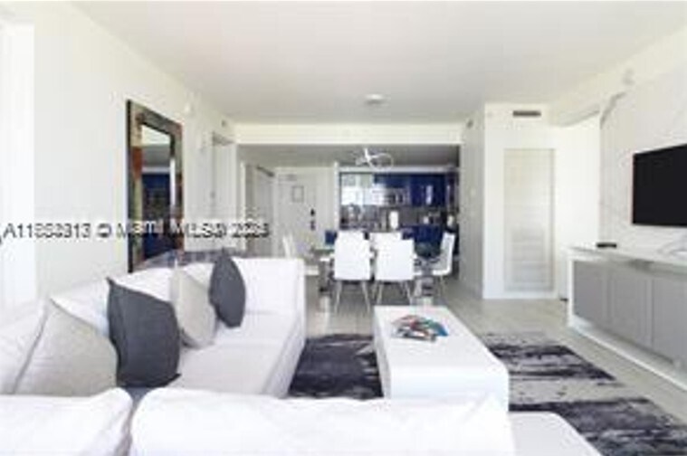 Building Photo - 3101 Bayshore Dr