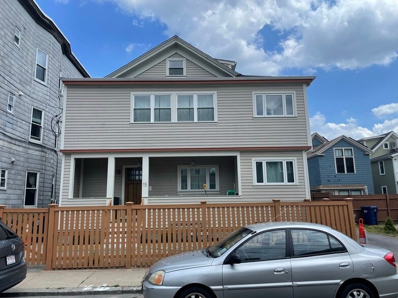 Primary Photo - 15 Oak St
