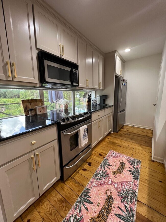 Building Photo - Spacious 3-Bedroom Home for Rent!