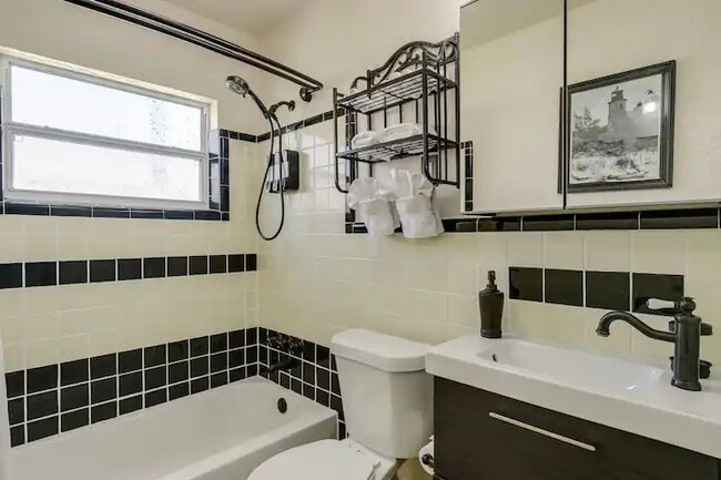 Building Photo - 309 Lincoln Ave