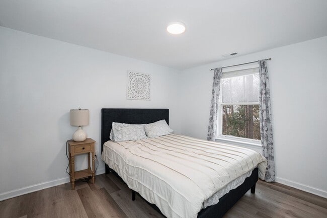 Building Photo - Four bedroom Corner Lot!